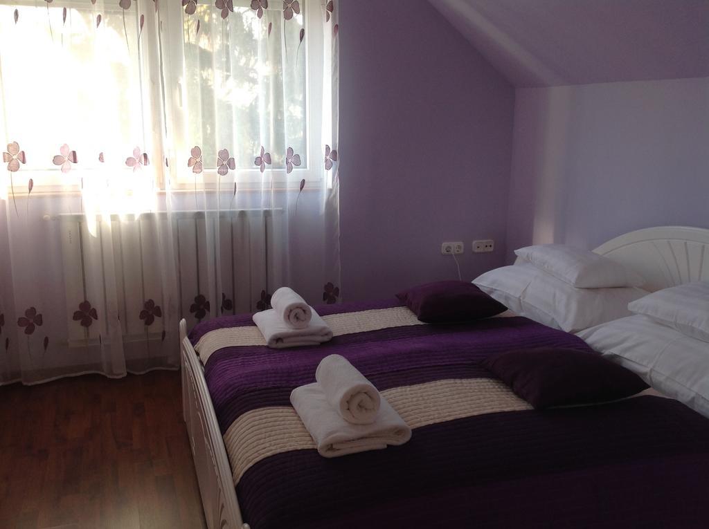 Attila Apartmanház Otel Hévíz Oda fotoğraf