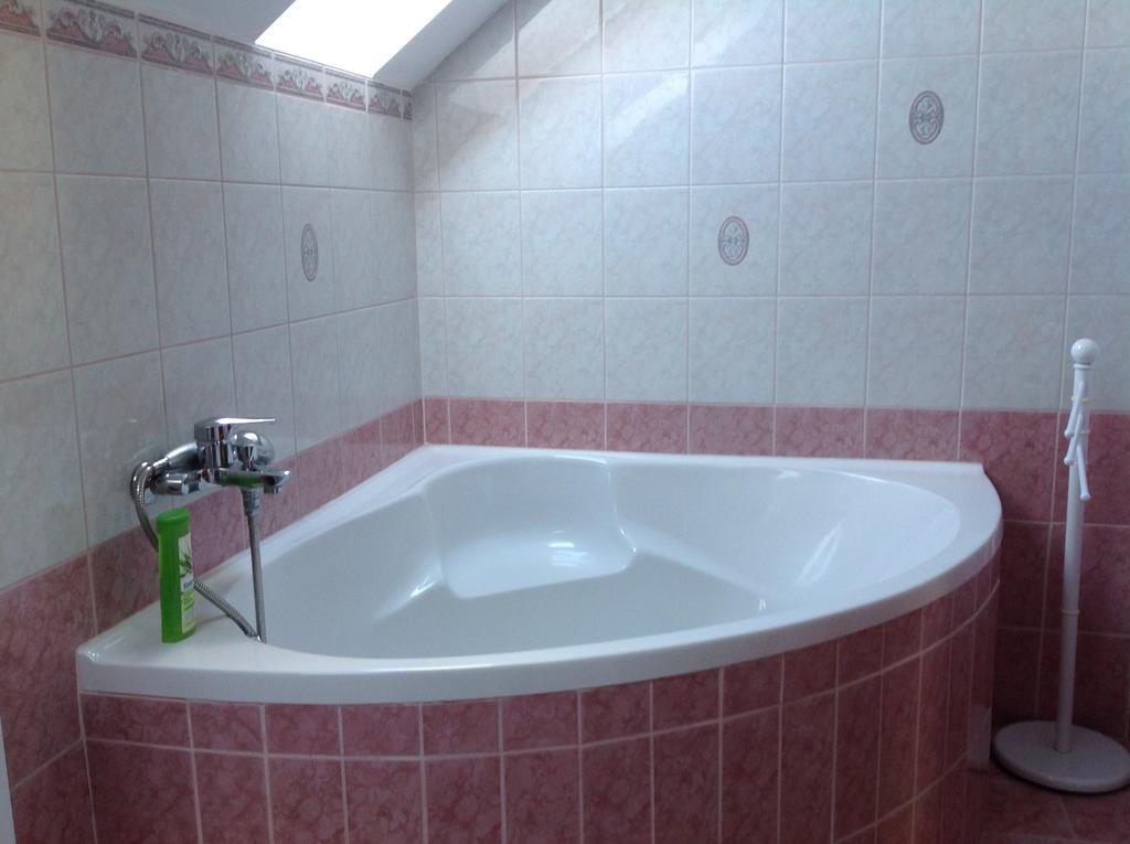 Attila Apartmanház Otel Hévíz Oda fotoğraf
