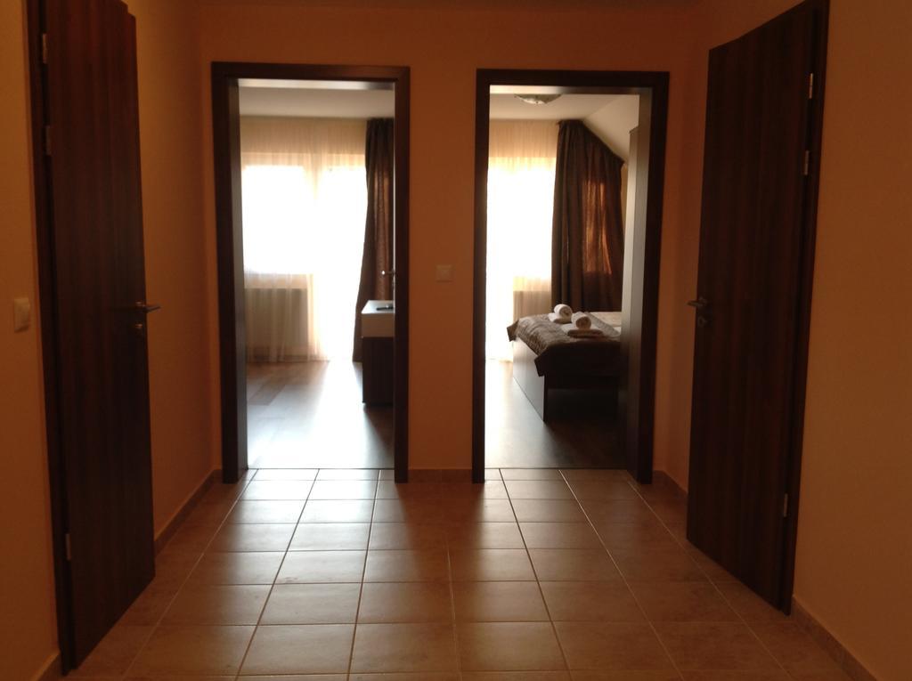 Attila Apartmanház Otel Hévíz Oda fotoğraf