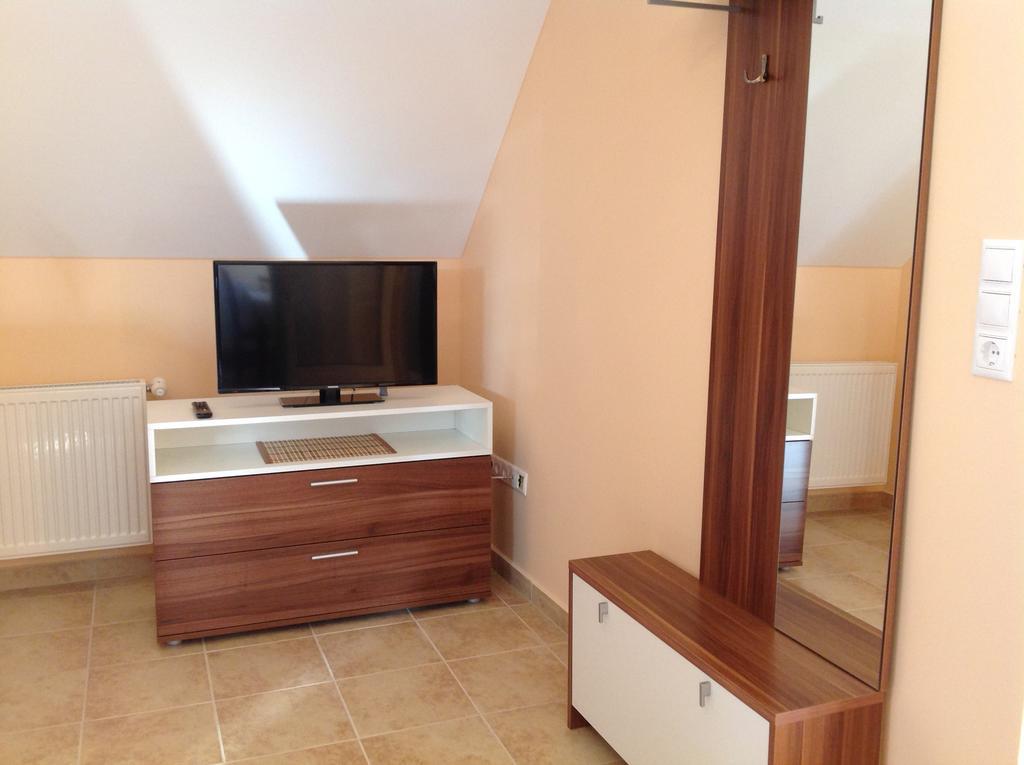 Attila Apartmanház Otel Hévíz Oda fotoğraf